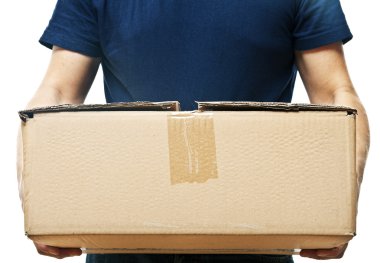 adam holding eski buruşuk kağıt