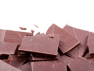 Koyu çikolata bar yığını