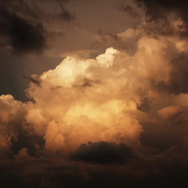 Cielo y nubes después del atardecer . —  Fotos de Stock