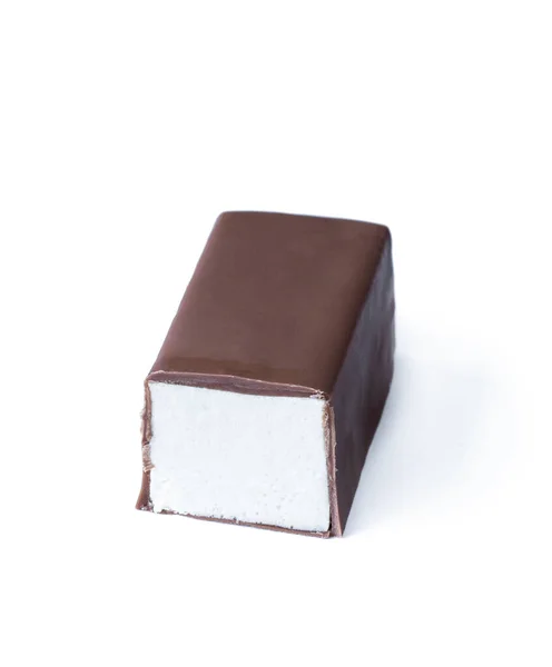 Souffle Candy Chocolate Isolado Fundo Branco — Fotografia de Stock