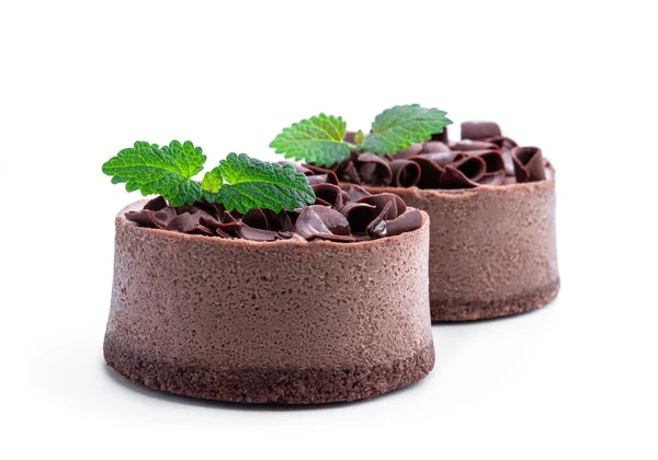 Mini Torte Cioccolato Con Gocce Cioccolato Sulla Parte Superiore Isolate — Foto Stock