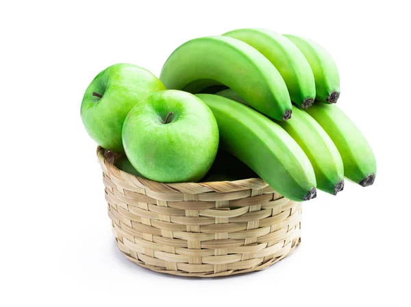 Pequeña Cesta Hiedra Llena Manzanas Verdes Plátanos Aislados Blanco — Foto de Stock