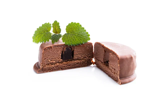 Cioccolato Glassato Formaggio Morbido Con Ripieno Marmellata Isolato Bianco — Foto Stock