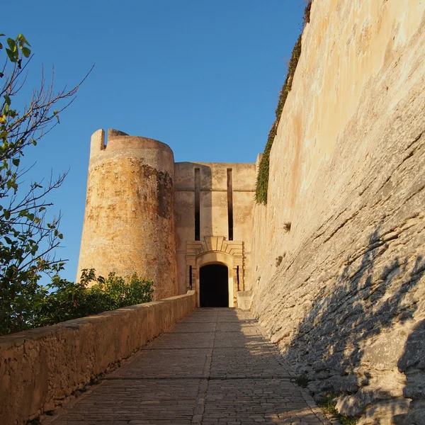 Bonifacio genovese befästningen gateway — Stockfoto