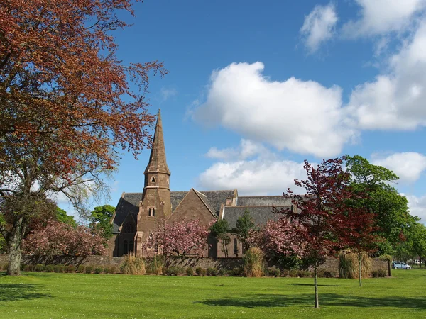 Santa María y San Pedro Iglesia, Montrose Escocia, mayo 2013 — Foto de Stock