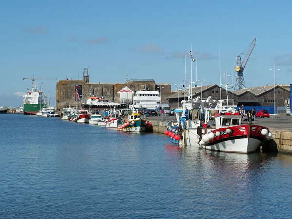 Saint-Nazaire, Frankrike - augusti 2013, hamnen med fiskebåtar — Stockfoto