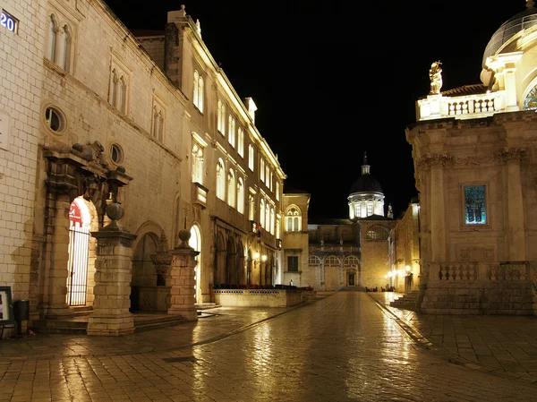 Dubrovník, srpen 2013, před dvorom v noci — Stock fotografie