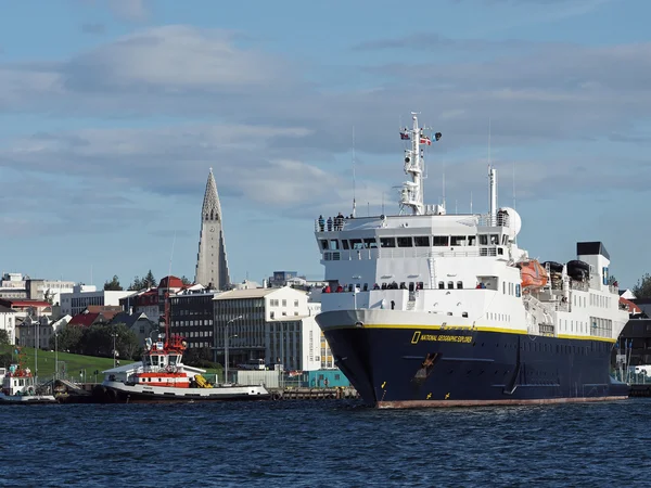 Reykjavik, IJsland-juli 29: nationale geografische explorer leavin — Stockfoto