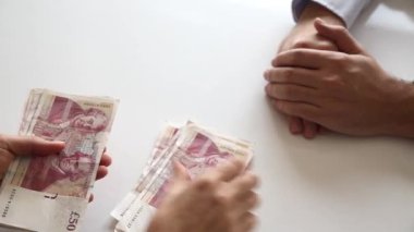 Borç ödeyin - Pound Sürümü -