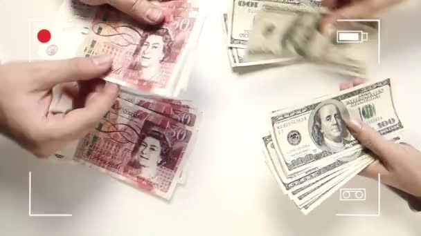 Contagem de dinheiro sob câmara de vídeo — Vídeo de Stock