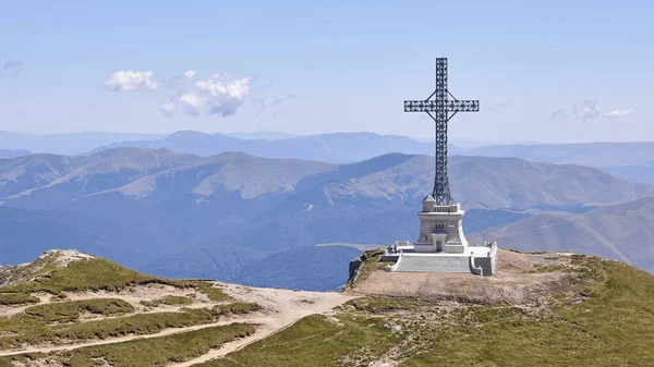 Ortodox Cross Caraiman Peak — Stockfoto