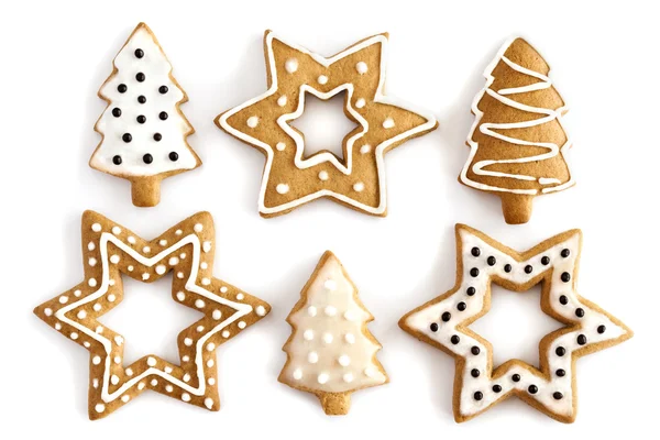 Biscoitos de gengibre de Natal no fundo branco isolado — Fotografia de Stock