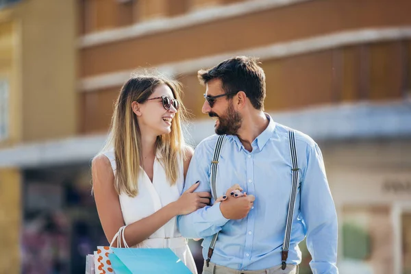 Några Turister Promenader Stadsgata Och Shopping Kul — Stockfoto