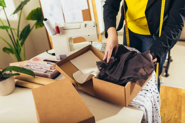 Seamstress Woman Home Accepting New Orders Online Packing Merchandise Customer — Stock Photo, Image