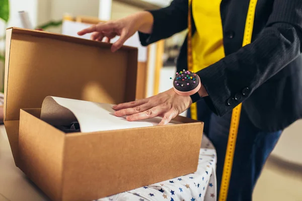 Seamstress Woman Home Accepting New Orders Online Packing Merchandise Customer — Stock Photo, Image