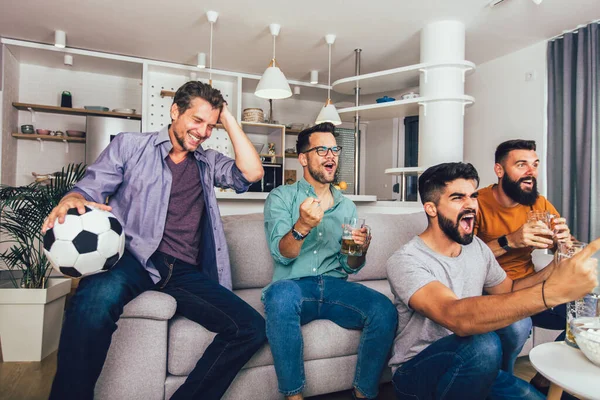 Very Excited Friends Having Fun Watching Football Match Home Indoors — Stock Photo, Image
