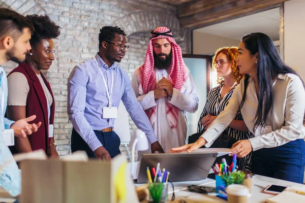 Multicultural Business People Meeting Talking Business Arab Business People Meeting — ストック写真