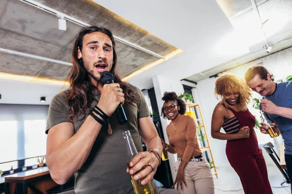 Group Young Multicultural Friends Having Party Singing Song Using Microphone — Fotografia de Stock