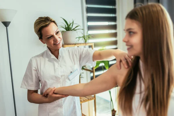 Physical Therapy Children Bad Posture Correction — Stock Fotó