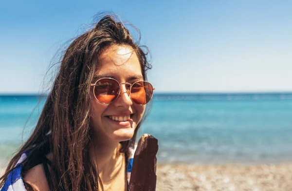 Teenage Girl Sunglasses Eating Ice Cream Beach Sea Background — Stockfoto