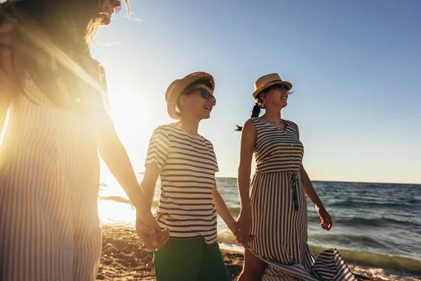 Mother Children Holding Hands Enjoying Sunset Beach Happy Family Travel — Zdjęcie stockowe