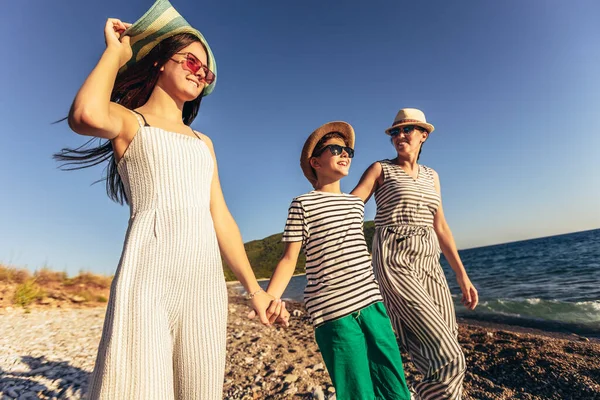 Mother Children Holding Hands Enjoying Sunset Beach Happy Family Travel — 图库照片