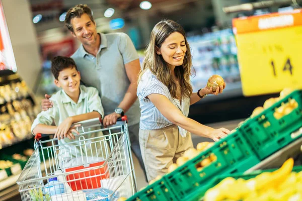 Happy Family Child Shopping Cart Buying Food Grocery Store Supermarket — Stock Photo, Image