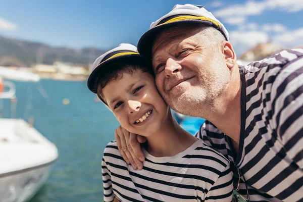 Father Son Spending Time Marina Summer Day Dressed Sailor Shirts — Stok fotoğraf