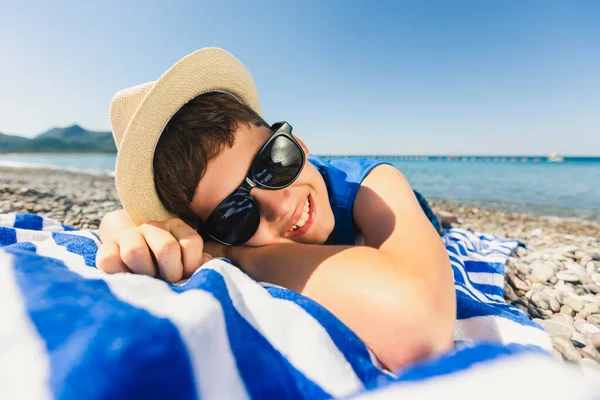 Little Boy Lying Beach Having Fun — Stockfoto