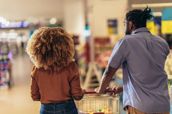 African American Couple Trolley Purchasing Groceries Mall — Fotografia de Stock