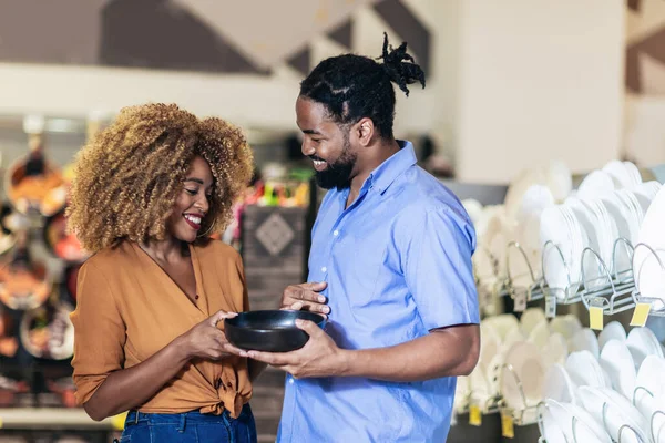 African American Couple Purchasing Dishes Supermarke — Foto Stock