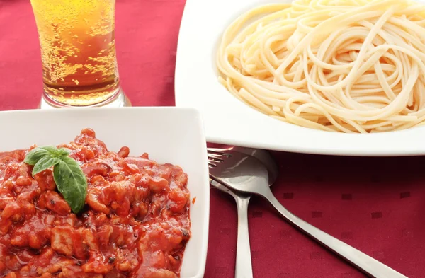 Tallrik pasta med tomat — Stockfoto