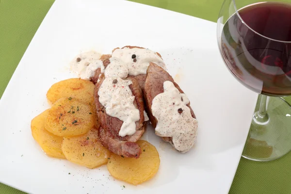 Bife de lombo com molho de pimenta — Fotografia de Stock