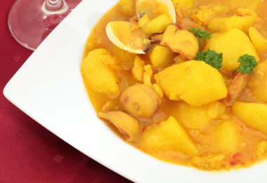 Deniz ürünleri ile patates