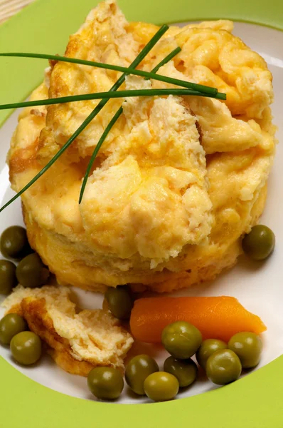 Yeşil bezelye ile omlet — Stok fotoğraf
