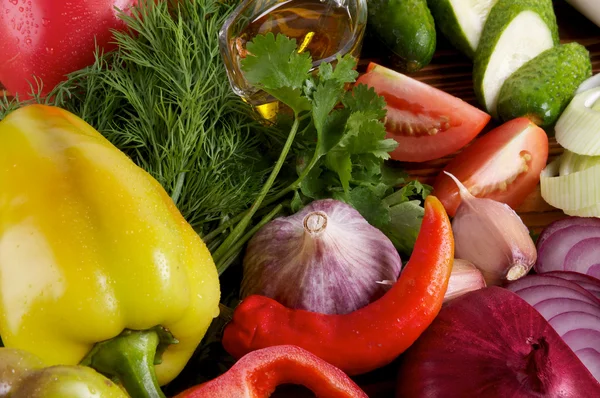 Paprika und verschiedene Gemüsesorten — Stockfoto