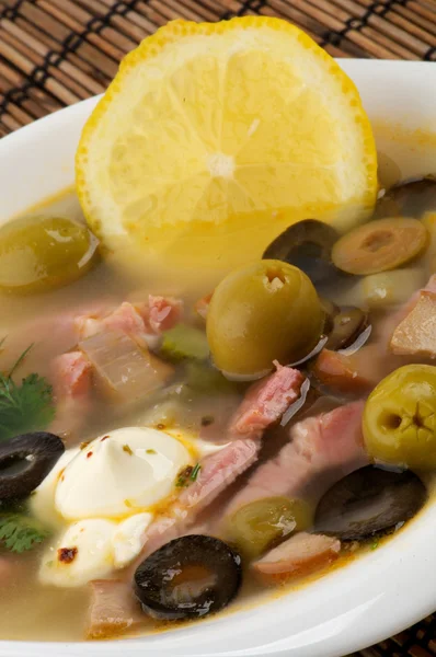 Suppe Soljanka Nahaufnahme — Stockfoto