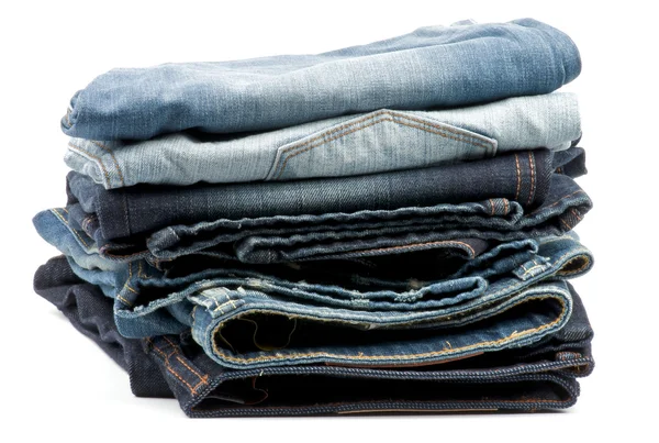 Stack vikta nya jeans — Stockfoto