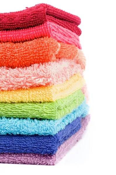 Радужные цветные полотенца — стоковое фото