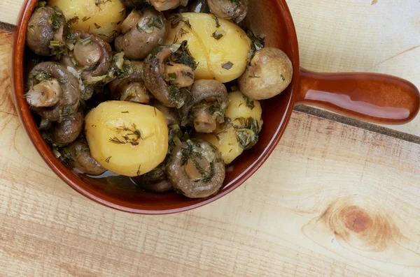 Cogumelo e ensopado de batata — Fotografia de Stock