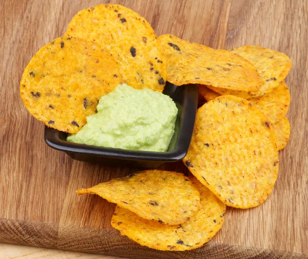 Chips och guacamole — Stockfoto