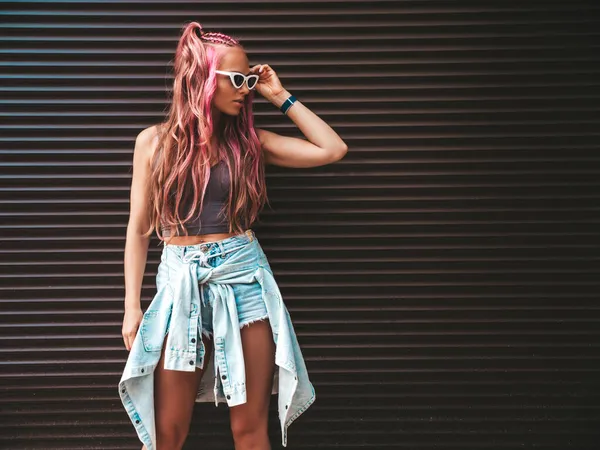 Young Beautiful Smiling Hipster Woman Trendy Summer Jeans Shorts Pink — Stock Photo, Image