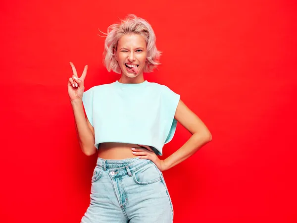 Jonge Mooie Glimlachende Vrouw Trendy Zomerkleding Sexy Zorgeloze Vrouw Poseren — Stockfoto