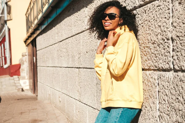 Beautiful Black Woman Afro Curls Hairstyle Smiling Hipster Model Yellow — Stock Photo, Image