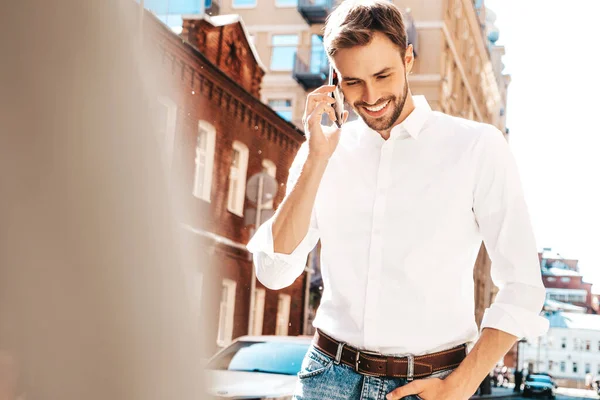 Schöner Lächelnder Stylischer Hipster Lambersexual Model Moderner Mann Weißem Hemd — Stockfoto