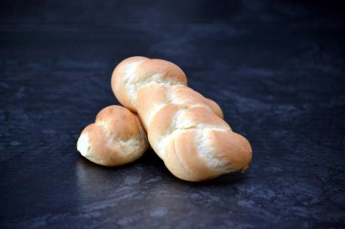 Kahvaltıda ekmek ve snack