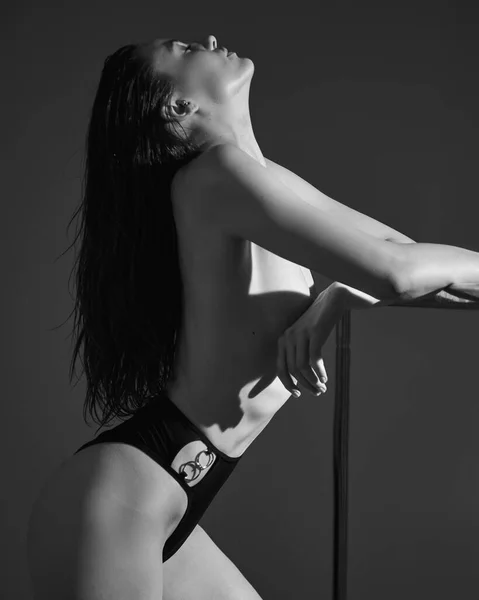 Fekete Fehér Érzéki Portré Meztelen Sportos Lányról Meztelen Szexi Gyönyörű — Stock Fotó