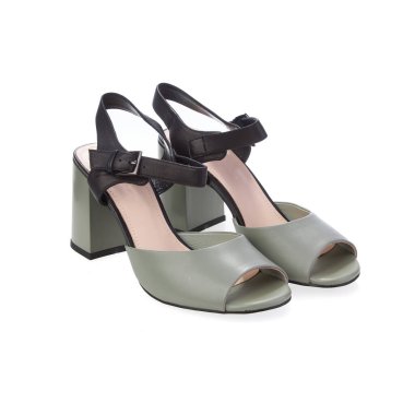 Zarif şık moda tasarımcı modaya uygun yaz 2022 eko deri kadın ayakkabıları izole