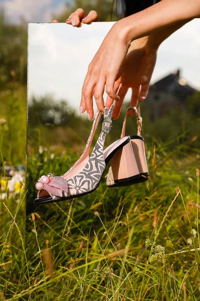 Şık şık moda tasarımcı moda eko deri kadın ayakkabıları.