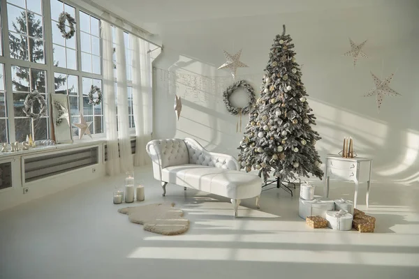 Bel Arbre Noël Dans Salon Décoré Intérieur Festif — Photo